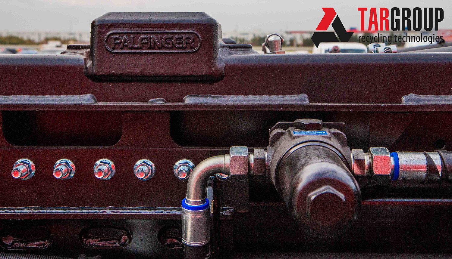 Крюковой погрузчик PALFINGER PH T15 на шасси КамАЗ 65115