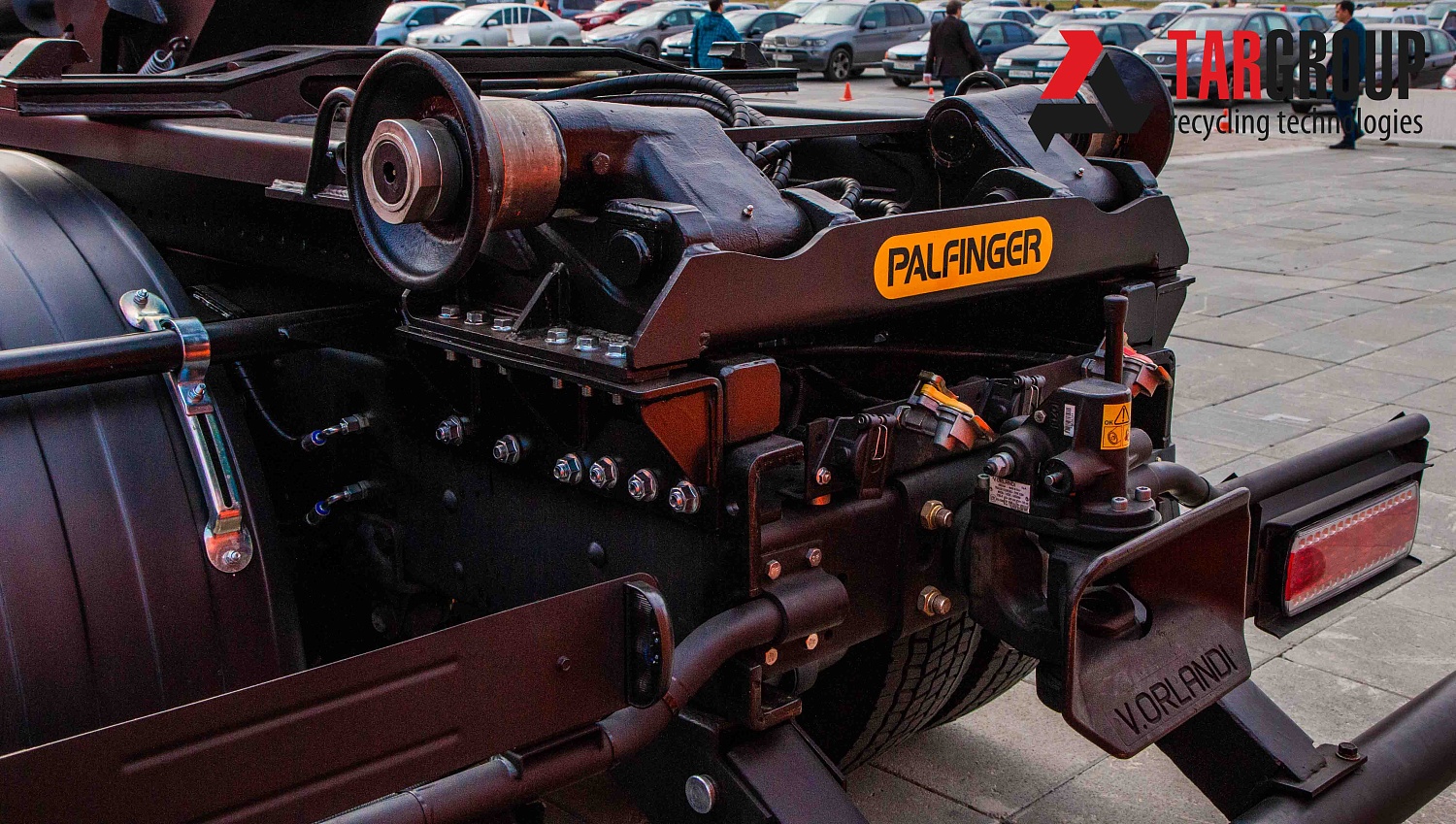 Крюковой погрузчик PALFINGER PH T15 на шасси КамАЗ 65115